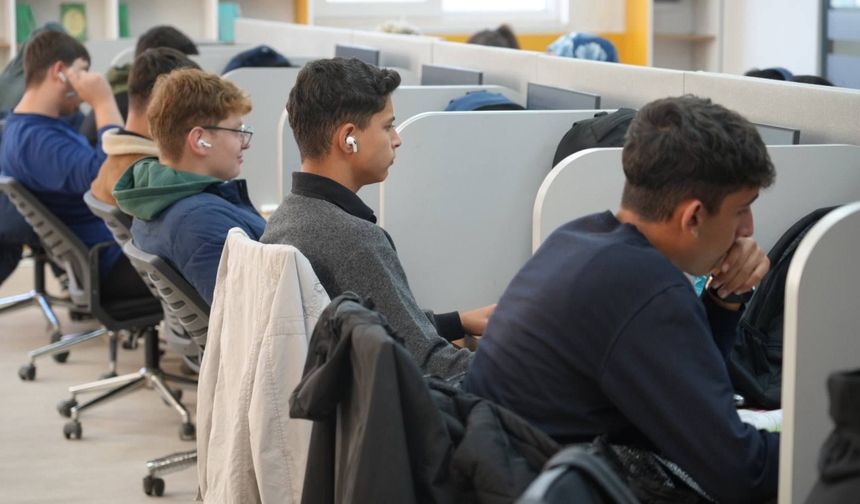 Adıyaman'da öğrenciler 'Yaşayan Kütüphane' ile konforlu ve dijital çalışma imkanı buluyor - Videolu Haber