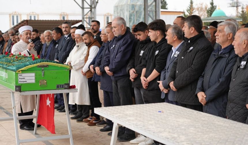 Adıyaman Belediyesi eski Başkanı Mehmet Erdem son yolculuğuna uğurlandı - Videolu Haber