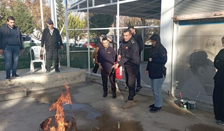 Besni Belediyesi'nden özel gereksinimli öğrencilere yangın eğitimi