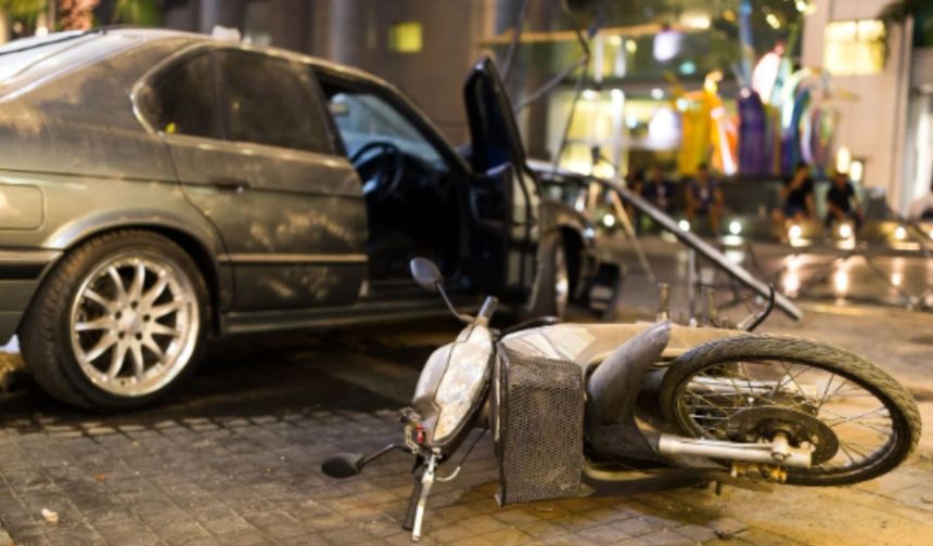 Besni'de otomobil ile motosiklet çarpıştı: 1 yaralı