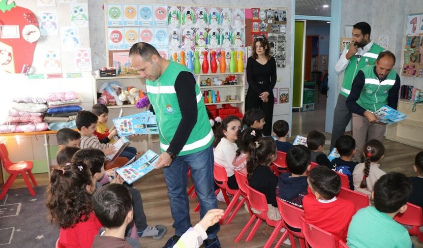 Haliliye Belediyesi'nden okullarda geri dönüşüm eğitimleri