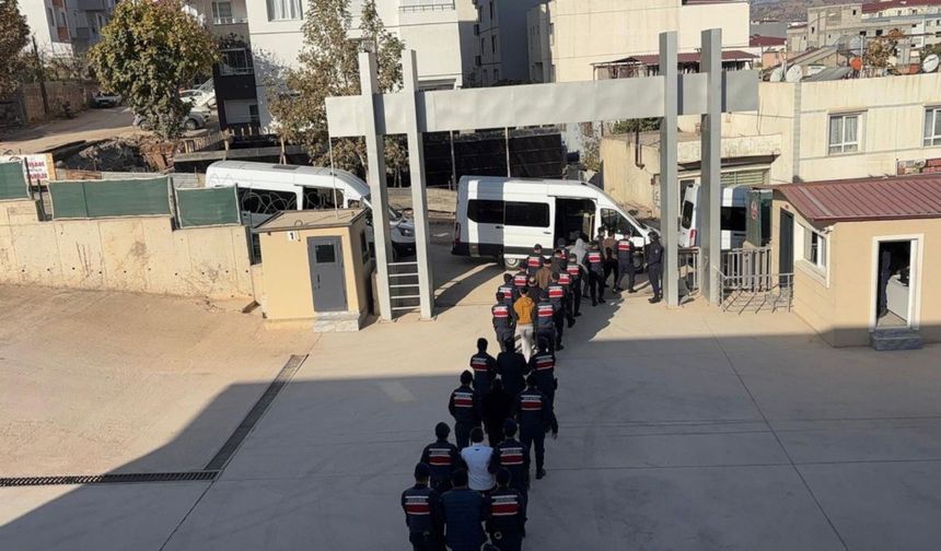 Kahramanmaraş ve Gaziantep'te tefecilik operasyonu: 17 şüpheli tutuklandı