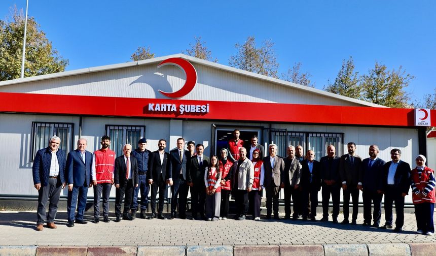 Kızılay Kahta Şubesi, yeni hizmet binasına taşındı