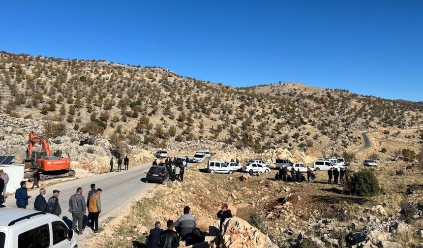 Kömür Beldesi'nde köylüler ayakta: 'Deprem konutlarına yakın bölgede taş ocağı istemiyoruz'