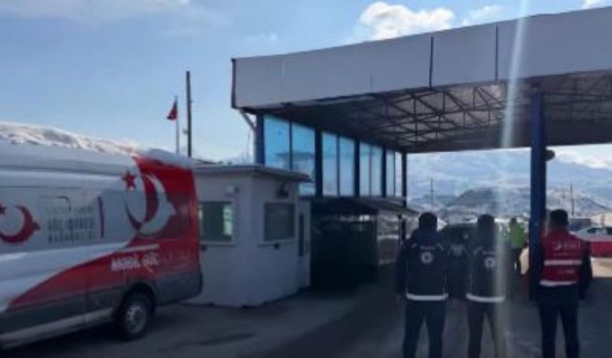 81 ilde yapılan göçmen operasyonunda 19 göçmen kaçakçısı yakalandı