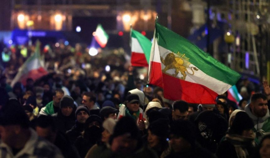 ABD'den kendi vatandaşlarına uyarı:' İran'dan çıkamıyorsanız Türkiye ve Ermenistan'a geçin'