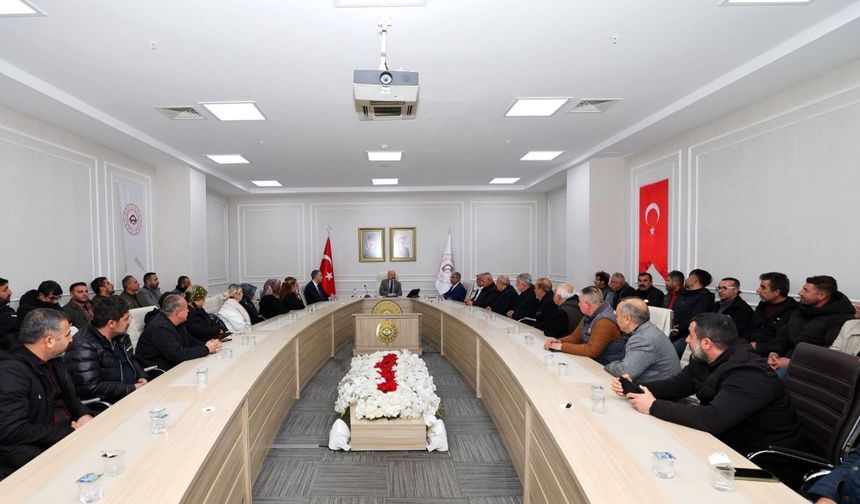 Adıyaman Valisi Osman Varol, Balıkesir Çarşısı esnafıyla görüştü