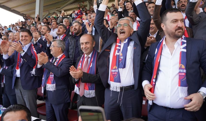 Başkan Hallaç'tan Kahta02 Spor için destek çağrısı