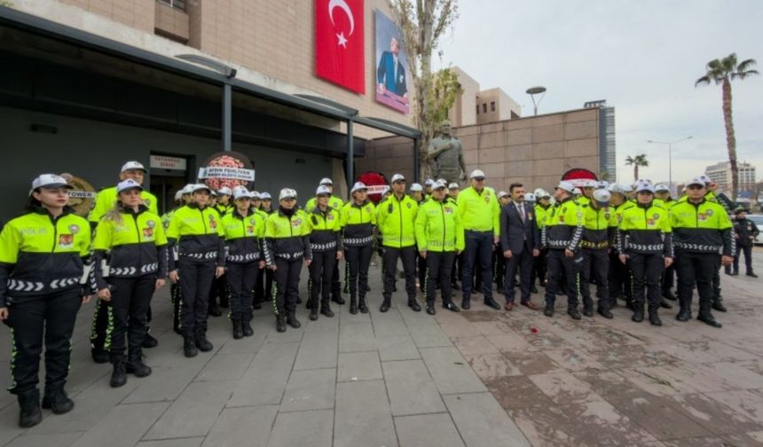 İzmir Adliyesi Fethi Sekin ve Musa Can için anma töreni