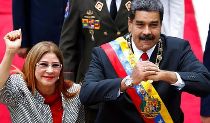Maduro ve eşi Flores New York Kuzeyindeki Stewart Hava Üssü'ne indirildi