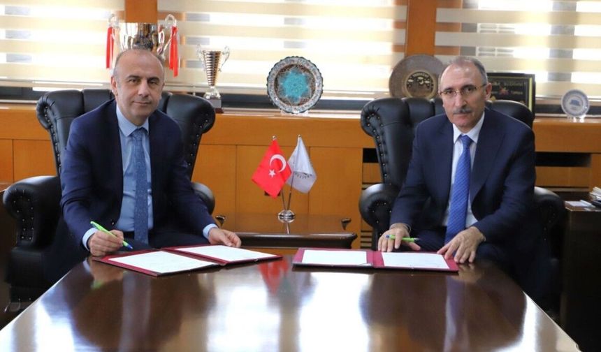 Adıyaman Üniversitesi ile Fırat Üniversitesi arasında iş birliği protokolü imzalandı