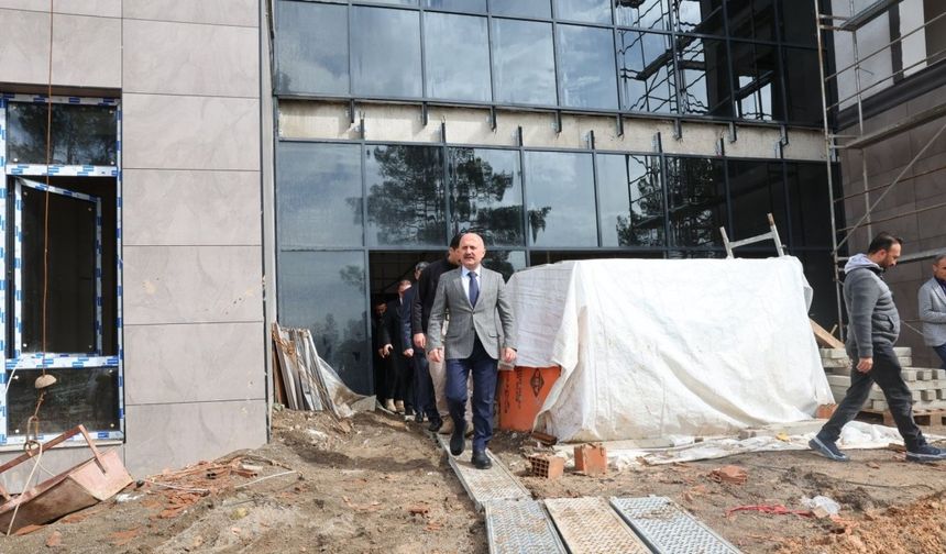 Adıyaman Valisi Dr. Osman Varol Samsat'ta devam eden projeleri inceledi