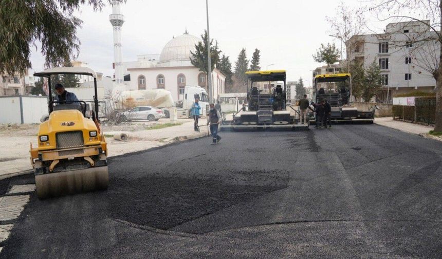 Adıyaman'da Arzumkent Caddesi yenileniyor: Asfalt serimine başlandı