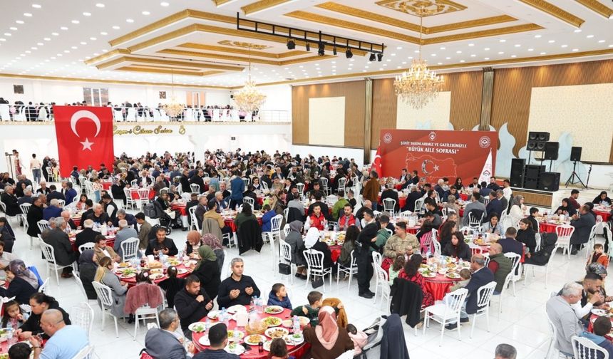Adıyaman'da 'Büyük Aile Sofrası'nda şehit aileleri ve gaziler bir araya geldi