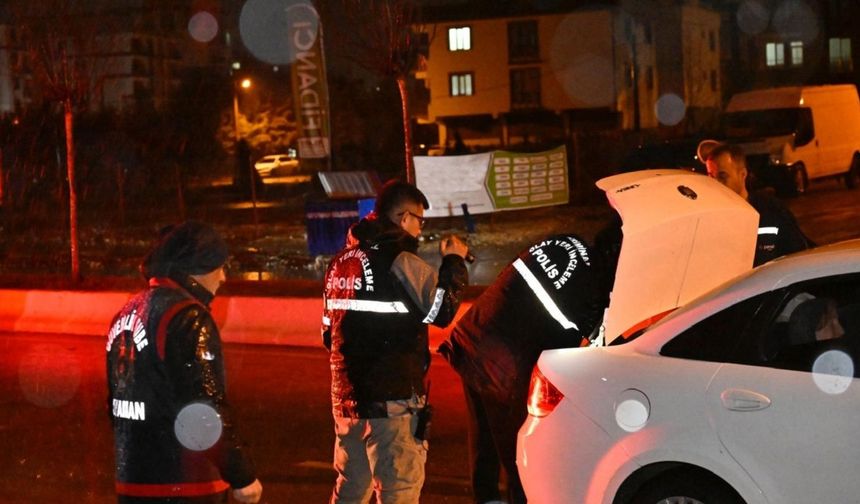 Adıyaman'da 'Huzurlu Sokaklar - 3' uygulaması: 2 aranan şahıs yakalandı