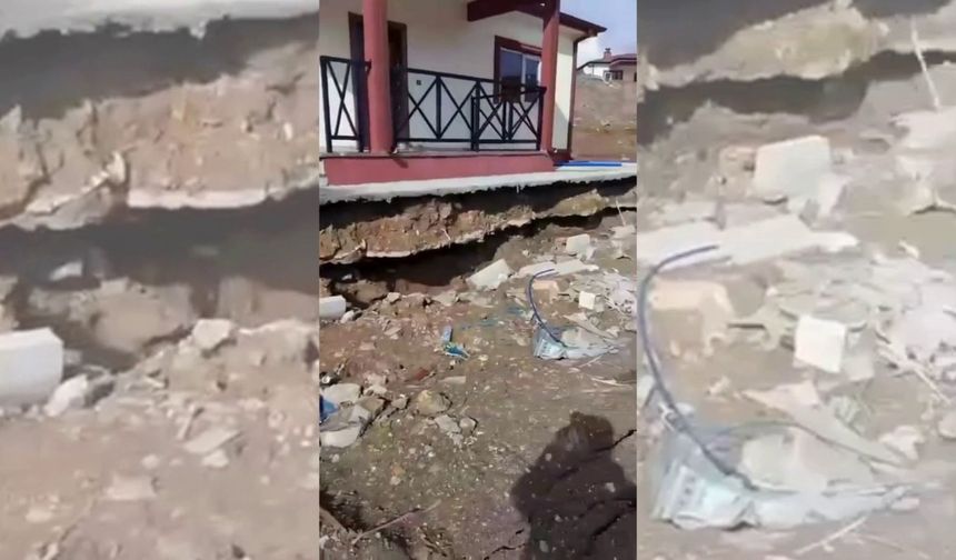 Adıyaman'da yapımı süren köy evlerindeki toprak kayması cep telefonu kamerasına yansıdı - Videolu Haber