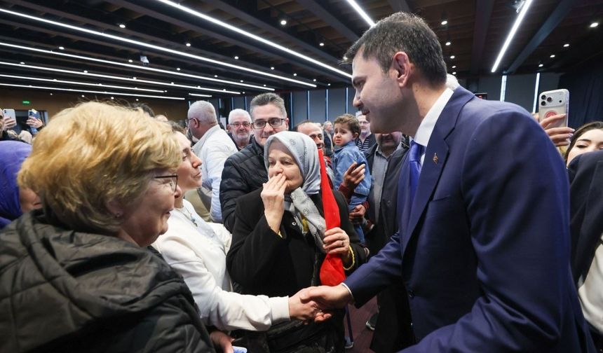 Bakan Kurum: 'Deprem bölgesinde saatte 23, günde 550 konut üretiliyor'