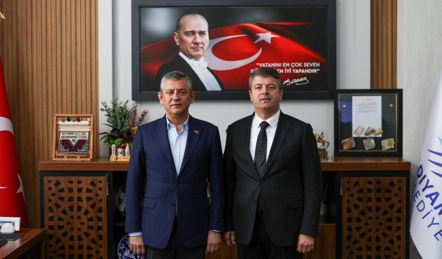 CHP Genel Başkanı Özgür Özel, Adıyaman Belediyesi'ni ziyaret etti - Videolu Haber