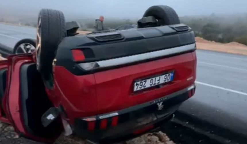 Gölbaşı'nda yağışlı yolda trafik kazası: 2 yaralı - Videolu Haber