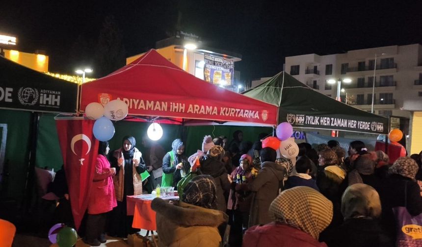İHH'dan Adıyaman Eski Valilik Meydanı'nda Ramazan ikramı