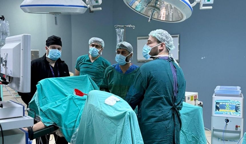 Kahta'da lazer destekli kapalı böbrek taşı ameliyatı başladı