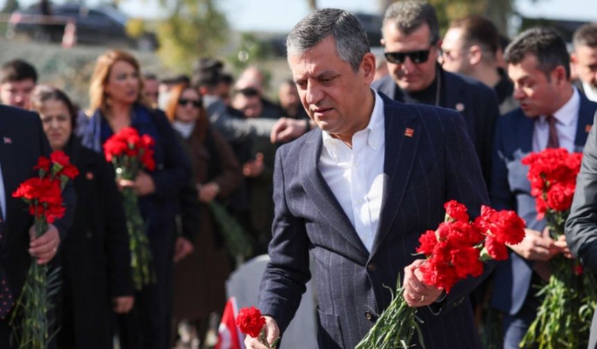 Özgür Özel Hatay'da Deprem Şehitliği'ni ziyaret etti