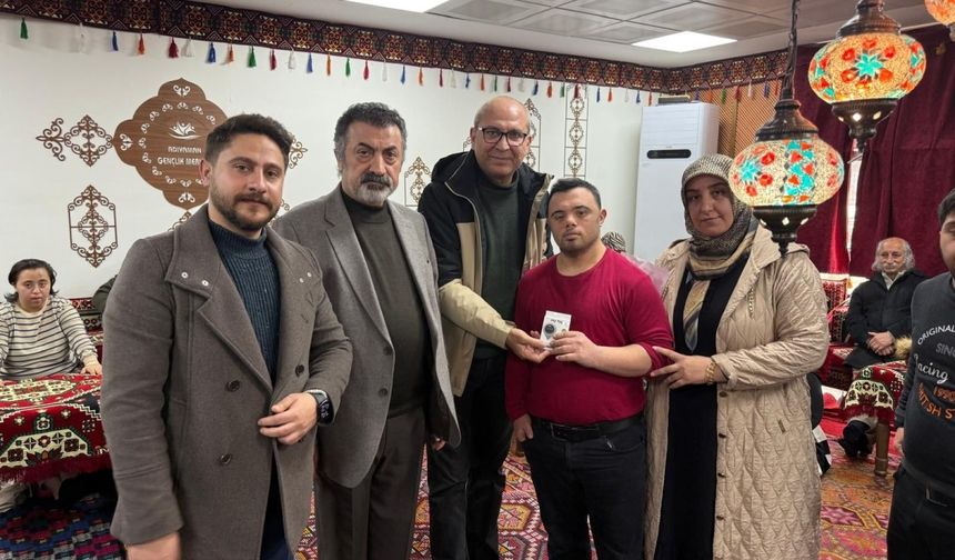 Rotary Otizmli ve Down sendromlu Çocuklara GPS Cihazı Dağıttı