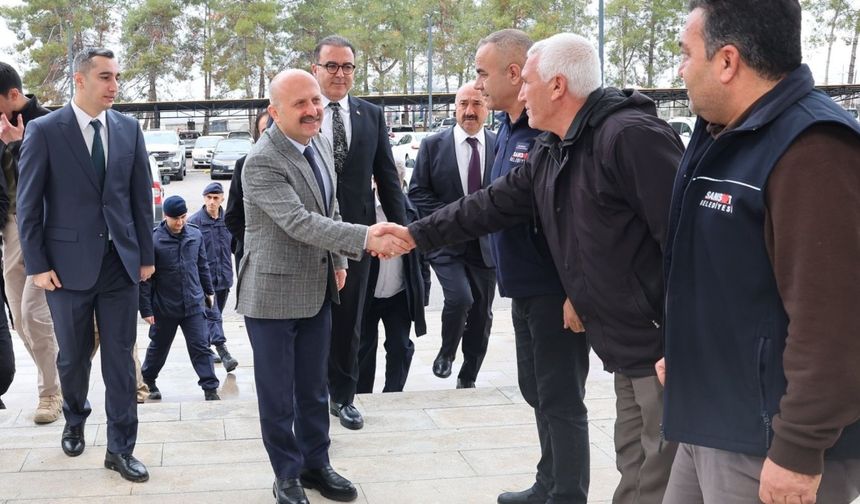 Vali Dr.Osman Varol, Samsat Belediyesini ziyaret etti