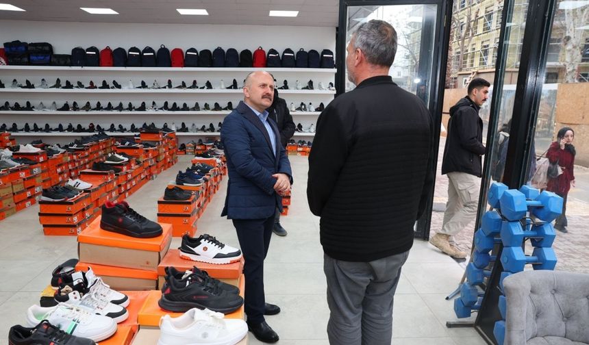 Vali Osman Varol'dan Gölebatmaz Caddesi'nde esnaf ziyareti