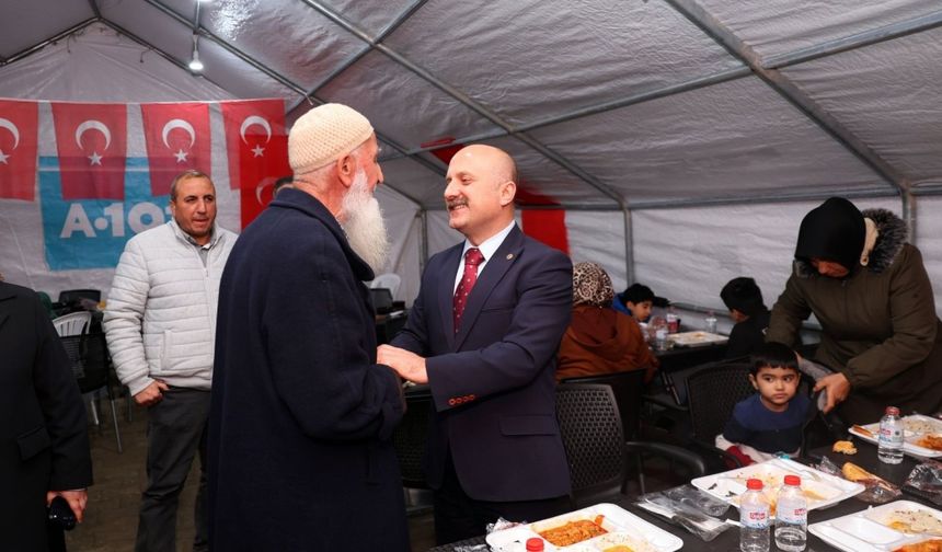 Vali Varol, A101'in iftarında vatandaşlarla buluştu