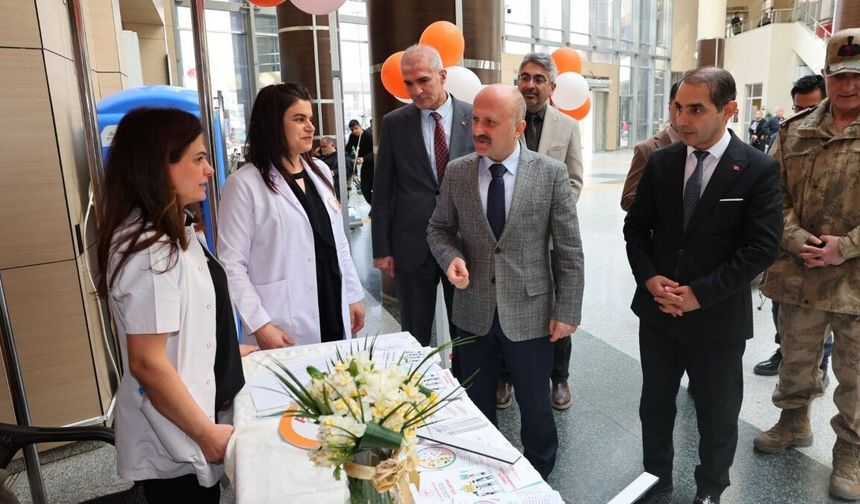 Adıyaman Osman Valisi Varol, Farkındalık Standını ziyaret etti