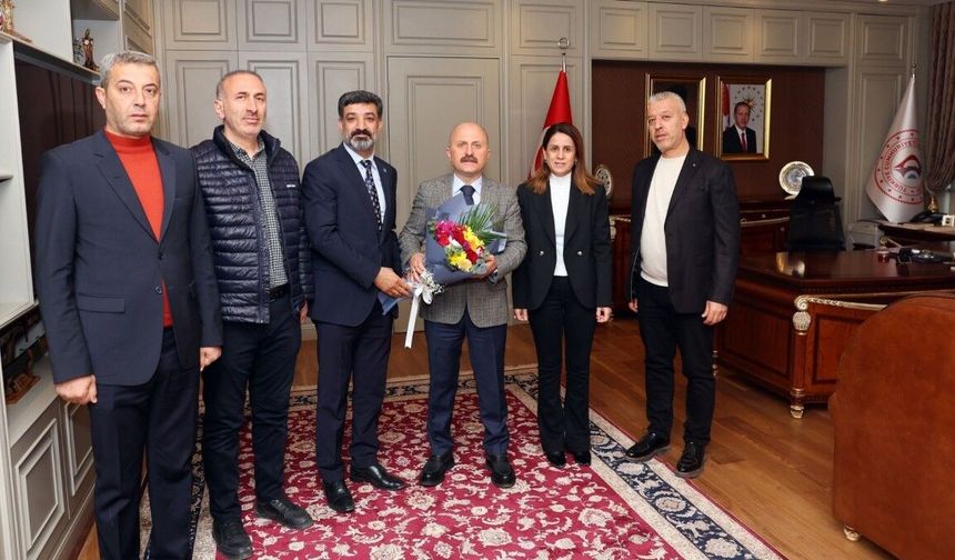 Adıyaman Valisi Osman Varol, mali müşavirlerin önemli bir sorumluluk üstlendiğini belirtti