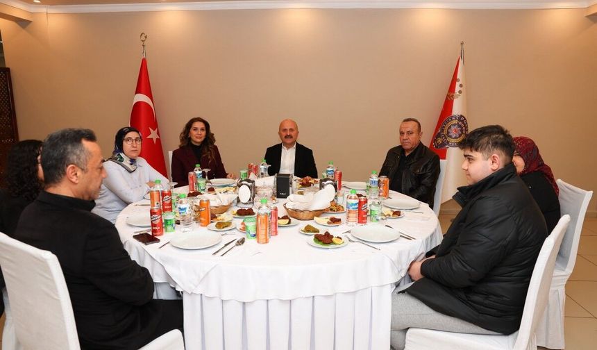 Adıyaman Valisi Osman Varol şehit aileleriyle iftarda buluştu