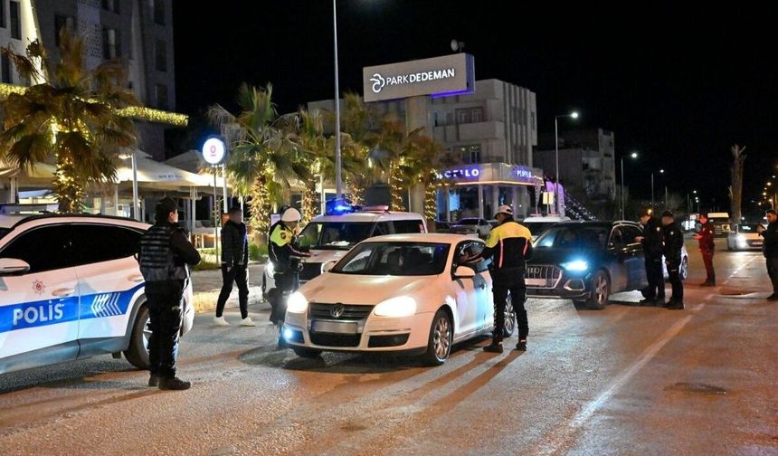 Adıyaman'da Emniyet Müdürlüğü ekipleri tarafından huzur uygulaması gerçekleştirildi