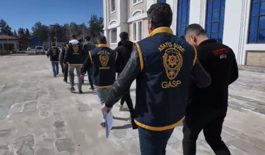 Adıyaman'da 'Sanal Devriye' operasyonu: 11 gözaltı - Videolu Haber