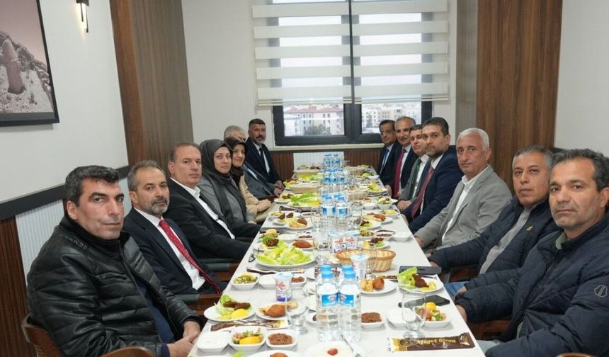 Ali Tosun, eğitimcilerle Ramazan iftarında bir araya geldi
