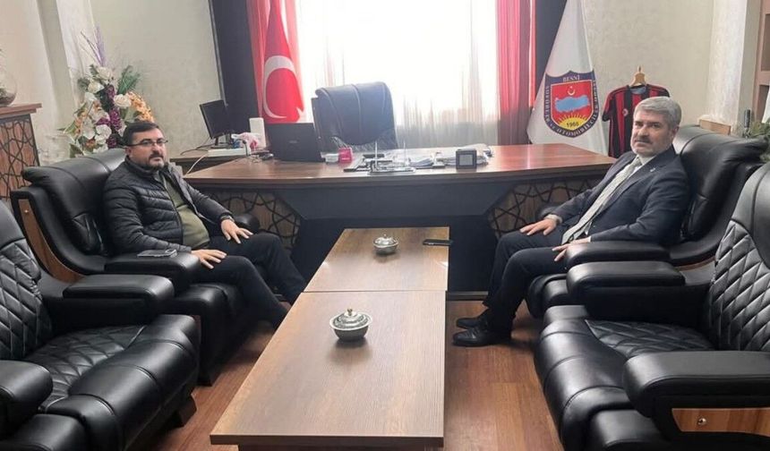 Besni Belediye Başkanı Reşit Alkan'dan Ferhat Songur'a tebrik ziyareti