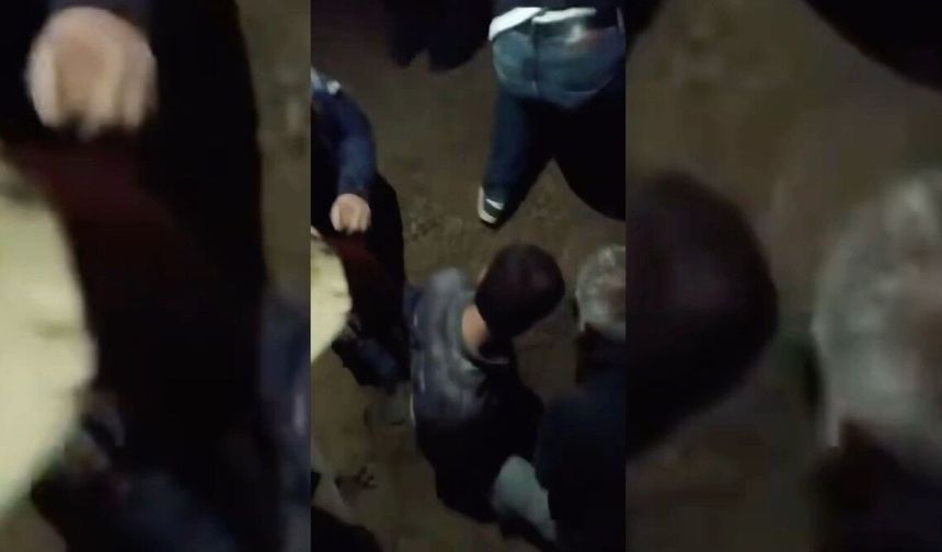 Besni'de kum birikintisine sıkışan işciyi itfaiye ekipleri kurtardı!