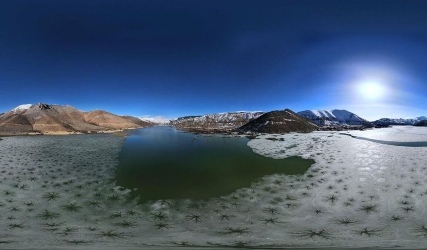 Çelikhan'da donan Çat Barajı Gölü'nde 'aneiforma' oluştu - Videolu Haber