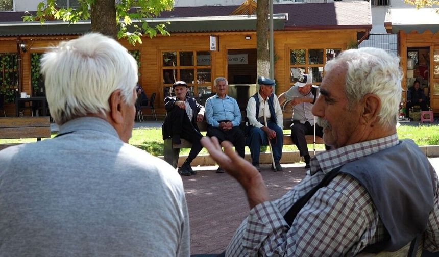 Emeklilerin ikramiye ödemeleri bugünden itibaren başladı