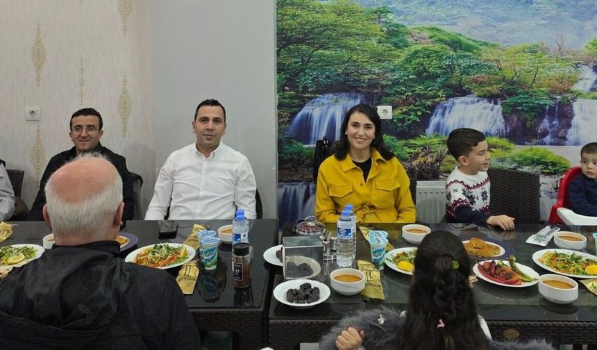 Gölbaşı Kaymakam Algın, kaymakamlık personeliyle iftarda buluştu