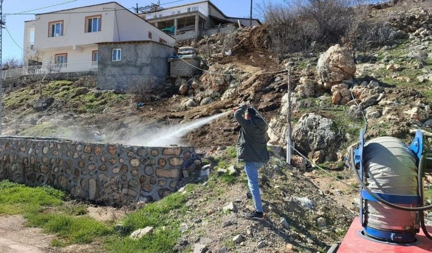 Gölbaşı'nda sivrisinek ve haşereye karşı ilaçlama çalışmaları sürüyor