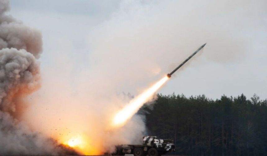 İran-ABD-İsrail gerilimi tırmanıyor: Tel Aviv füzelerle vuruldu