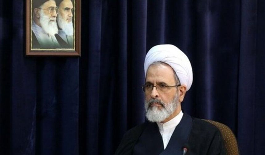 İran'da geçici dini liderliğe Ali Rıza Arafi getirildi
