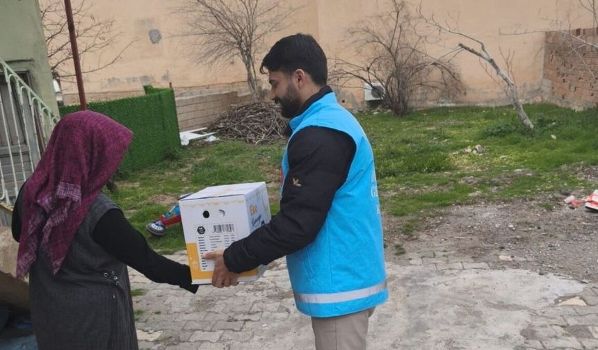 Kahta KYK öğrencilerinden ihtiyaç sahiplerine ramazan desteği