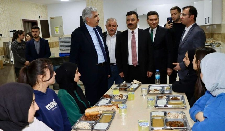 Kahta'da 'Maarifin Kalbinde Ramazan' kapsamında iftar buluşması