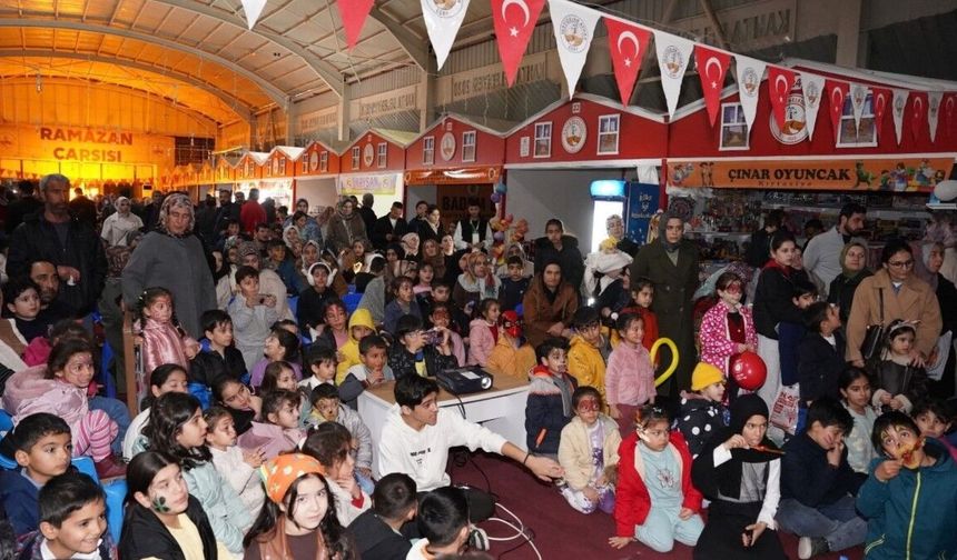 Kahta'da miniklerden Kur'an tilaveti ve ilahilerle ramazan etkinliği