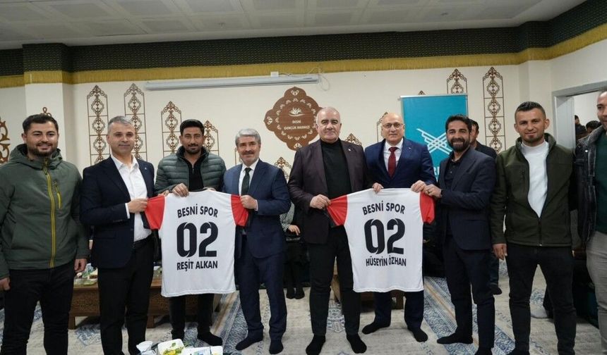 Milletvekili Özhan'dan Besni'deki amatör spor kulüplerine maddi destek