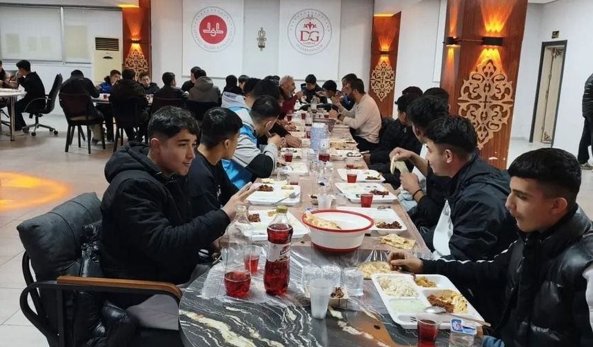 Samsat'ta Gençlerle Ramazan Buluşması gerçekleştirildi