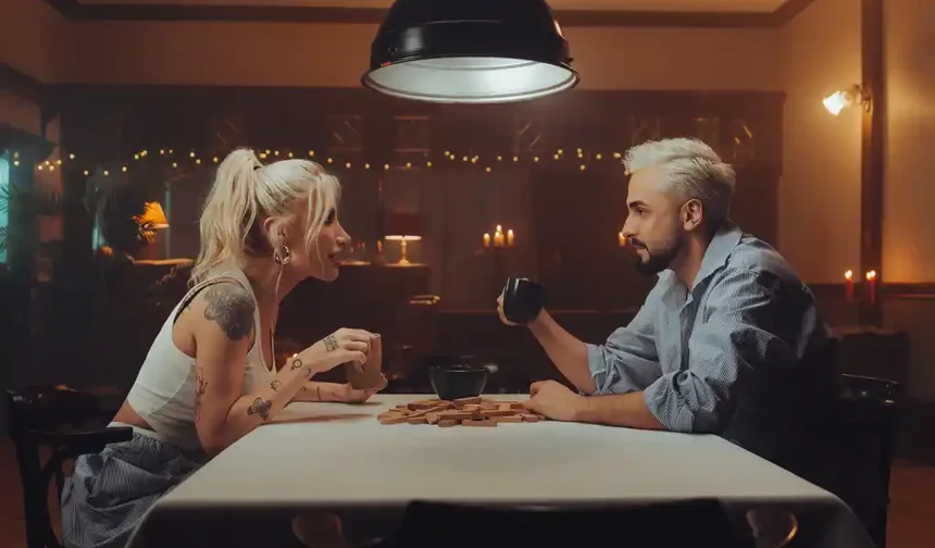 İrem Derici ve Sefo'dan sürpriz düet